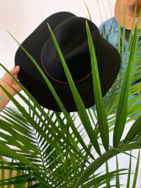Little black wool hat - Zing Zing!